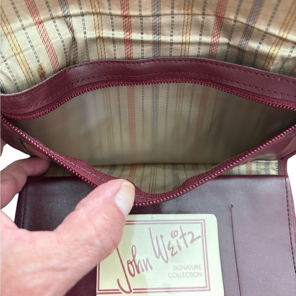 John Weitz Signature Collection, Vintage Wallet, Burgandy, Great Condition - Picture 7 of 8